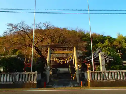 神明神社の鳥居