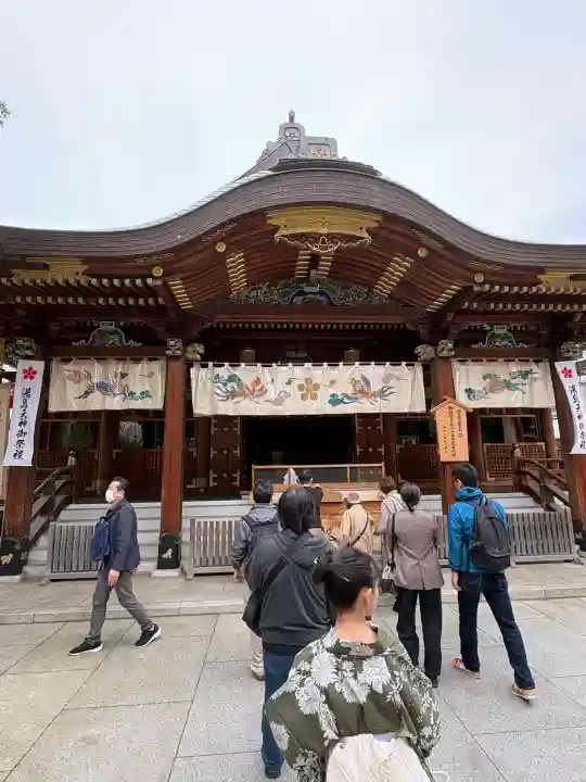 湯島天満宮の{uncategorized: "未分類", other: "その他", undefined: "問題あり", building: "その他建物", grave: "お墓", sacred_gate: "鳥居", guardian: "狛犬", statue: "像", buddha: "仏像", history: "歴史", nature: "自然", garden: "庭園", animal: "動物", pagoda: "塔", temizu: "手水舎", mountain_gate: "山門・神門", sanctuary: "本殿・本堂", subordinate: "末社・摂社", art: "芸術", scenery: "景色", jizo: "地蔵", ema: "絵馬", goshuin: "御朱印", omikuji: "おみくじ", items: "授与品その他", amulet: "お守り", goshuincho: "御朱印帳", eats: "食事", festival: "お祭り", votive_dance: "神楽", shichigosan: "七五三参", wedding: "結婚式", experience: "体験その他", initially: "初詣", around: "周辺", anti_infection: "感染症対策"}