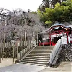 小川諏訪神社の庭園