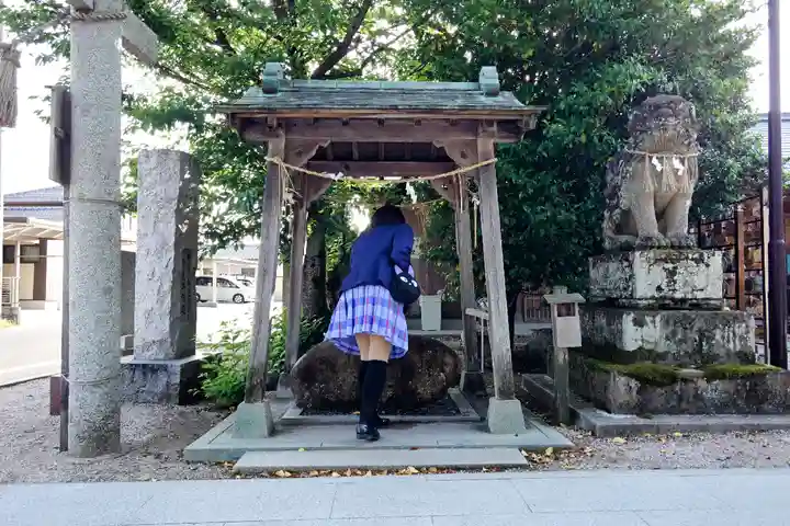 立虫神社の手水舎