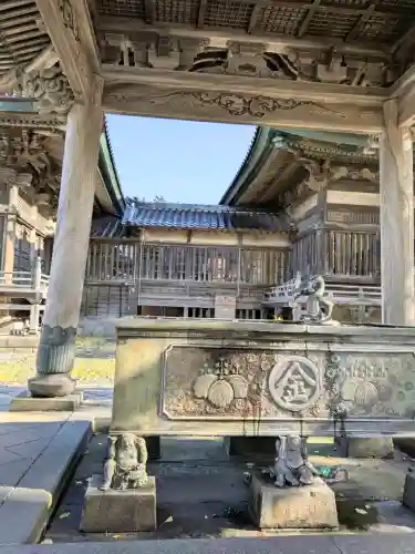 高龍寺の{uncategorized: "未分類", other: "その他", undefined: "問題あり", building: "その他建物", grave: "お墓", sacred_gate: "鳥居", guardian: "狛犬", statue: "像", buddha: "仏像", history: "歴史", nature: "自然", garden: "庭園", animal: "動物", pagoda: "塔", temizu: "手水舎", mountain_gate: "山門・神門", sanctuary: "本殿・本堂", subordinate: "末社・摂社", art: "芸術", scenery: "景色", jizo: "地蔵", ema: "絵馬", goshuin: "御朱印", omikuji: "おみくじ", items: "授与品その他", amulet: "お守り", goshuincho: "御朱印帳", eats: "食事", festival: "お祭り", votive_dance: "神楽", shichigosan: "七五三参", wedding: "結婚式", experience: "体験その他", initially: "初詣", around: "周辺", anti_infection: "感染症対策"}