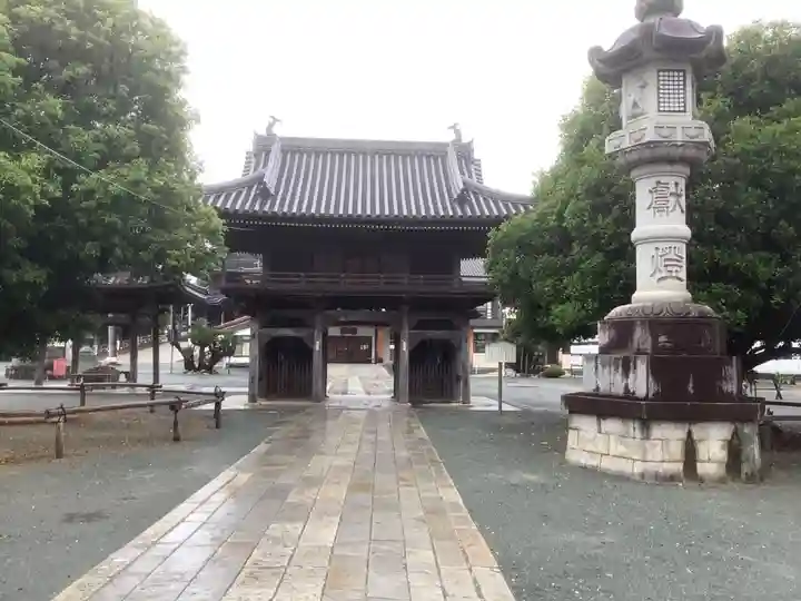 豊川閣 妙厳寺の山門・神門