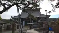 誕生寺の本殿