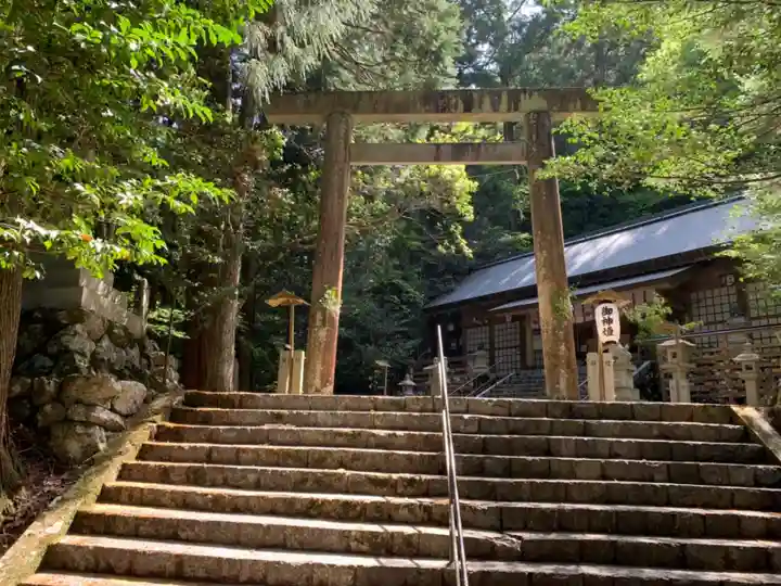 川上山若宮八幡宮の鳥居