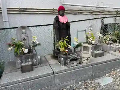 祥山寺の{uncategorized: "未分類", other: "その他", undefined: "問題あり", building: "その他建物", grave: "お墓", sacred_gate: "鳥居", guardian: "狛犬", statue: "像", buddha: "仏像", history: "歴史", nature: "自然", garden: "庭園", animal: "動物", pagoda: "塔", temizu: "手水舎", mountain_gate: "山門・神門", sanctuary: "本殿・本堂", subordinate: "末社・摂社", art: "芸術", scenery: "景色", jizo: "地蔵", ema: "絵馬", goshuin: "御朱印", omikuji: "おみくじ", items: "授与品その他", amulet: "お守り", goshuincho: "御朱印帳", eats: "食事", festival: "お祭り", votive_dance: "神楽", shichigosan: "七五三参", wedding: "結婚式", experience: "体験その他", initially: "初詣", around: "周辺", anti_infection: "感染症対策"}