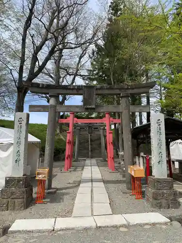 鶴ケ城稲荷神社の鳥居