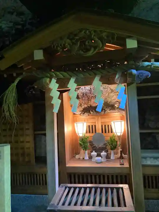 銭洗弁財天宇賀福神社の本殿・本堂