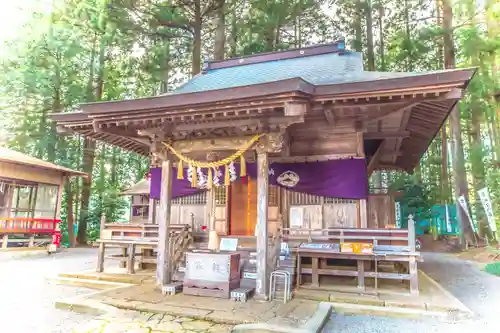 坪沼八幡神社の本殿・本堂