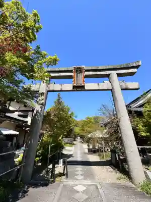 梨木神社の{uncategorized: "未分類", other: "その他", undefined: "問題あり", building: "その他建物", grave: "お墓", sacred_gate: "鳥居", guardian: "狛犬", statue: "像", buddha: "仏像", history: "歴史", nature: "自然", garden: "庭園", animal: "動物", pagoda: "塔", temizu: "手水舎", mountain_gate: "山門・神門", sanctuary: "本殿・本堂", subordinate: "末社・摂社", art: "芸術", scenery: "景色", jizo: "地蔵", ema: "絵馬", goshuin: "御朱印", omikuji: "おみくじ", items: "授与品その他", amulet: "お守り", goshuincho: "御朱印帳", eats: "食事", festival: "お祭り", votive_dance: "神楽", shichigosan: "七五三参", wedding: "結婚式", experience: "体験その他", initially: "初詣", around: "周辺", anti_infection: "感染症対策"}