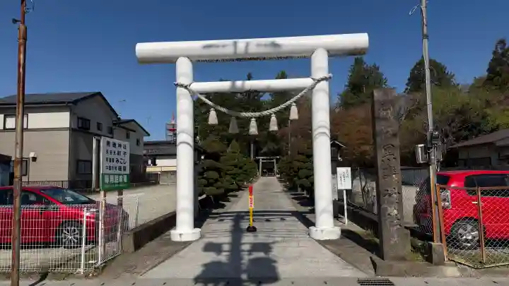 黒磯神社の{uncategorized: "未分類", other: "その他", undefined: "問題あり", building: "その他建物", grave: "お墓", sacred_gate: "鳥居", guardian: "狛犬", statue: "像", buddha: "仏像", history: "歴史", nature: "自然", garden: "庭園", animal: "動物", pagoda: "塔", temizu: "手水舎", mountain_gate: "山門・神門", sanctuary: "本殿・本堂", subordinate: "末社・摂社", art: "芸術", scenery: "景色", jizo: "地蔵", ema: "絵馬", goshuin: "御朱印", omikuji: "おみくじ", items: "授与品その他", amulet: "お守り", goshuincho: "御朱印帳", eats: "食事", festival: "お祭り", votive_dance: "神楽", shichigosan: "七五三参", wedding: "結婚式", experience: "体験その他", initially: "初詣", around: "周辺", anti_infection: "感染症対策"}