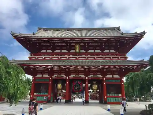 浅草寺の山門