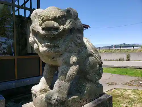 神明社の狛犬