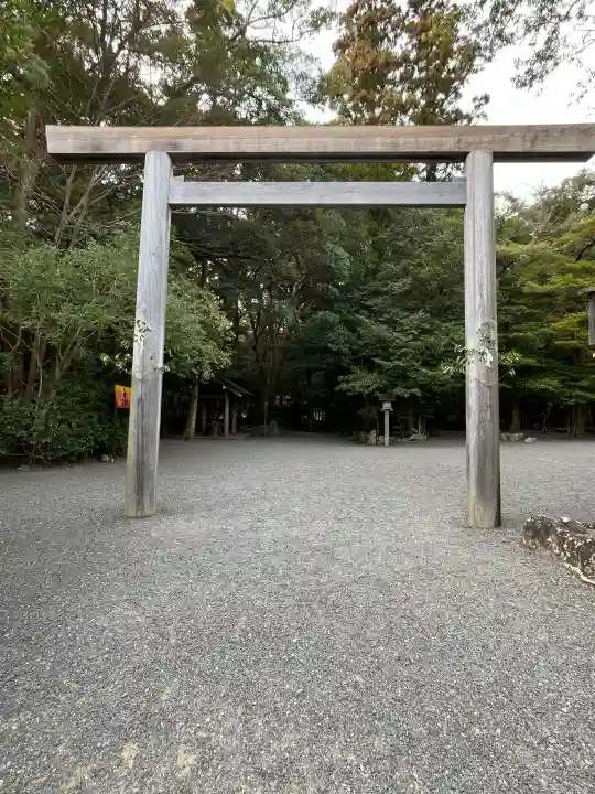 伊雜宮(皇大神宮別宮)の{uncategorized: "未分類", other: "その他", undefined: "問題あり", building: "その他建物", grave: "お墓", sacred_gate: "鳥居", guardian: "狛犬", statue: "像", buddha: "仏像", history: "歴史", nature: "自然", garden: "庭園", animal: "動物", pagoda: "塔", temizu: "手水舎", mountain_gate: "山門・神門", sanctuary: "本殿・本堂", subordinate: "末社・摂社", art: "芸術", scenery: "景色", jizo: "地蔵", ema: "絵馬", goshuin: "御朱印", omikuji: "おみくじ", items: "授与品その他", amulet: "お守り", goshuincho: "御朱印帳", eats: "食事", festival: "お祭り", votive_dance: "神楽", shichigosan: "七五三参", wedding: "結婚式", experience: "体験その他", initially: "初詣", around: "周辺", anti_infection: "感染症対策"}
