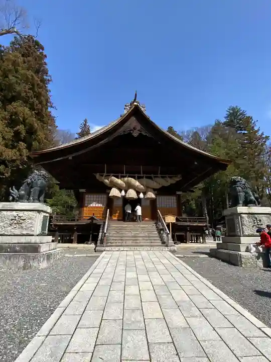 諏訪大社下社秋宮の本殿・本堂