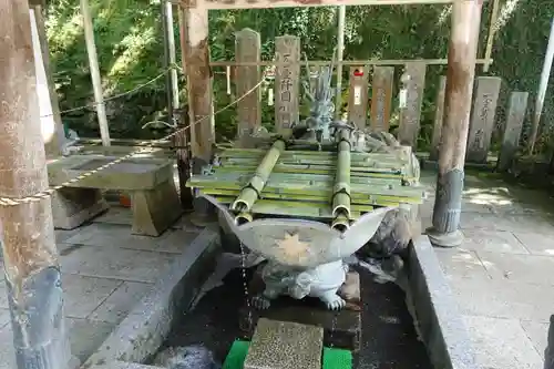 能勢妙見山（真如寺境外仏堂）の手水舎