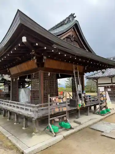 唐崎神社の{uncategorized: "未分類", other: "その他", undefined: "問題あり", building: "その他建物", grave: "お墓", sacred_gate: "鳥居", guardian: "狛犬", statue: "像", buddha: "仏像", history: "歴史", nature: "自然", garden: "庭園", animal: "動物", pagoda: "塔", temizu: "手水舎", mountain_gate: "山門・神門", sanctuary: "本殿・本堂", subordinate: "末社・摂社", art: "芸術", scenery: "景色", jizo: "地蔵", ema: "絵馬", goshuin: "御朱印", omikuji: "おみくじ", items: "授与品その他", amulet: "お守り", goshuincho: "御朱印帳", eats: "食事", festival: "お祭り", votive_dance: "神楽", shichigosan: "七五三参", wedding: "結婚式", experience: "体験その他", initially: "初詣", around: "周辺", anti_infection: "感染症対策"}