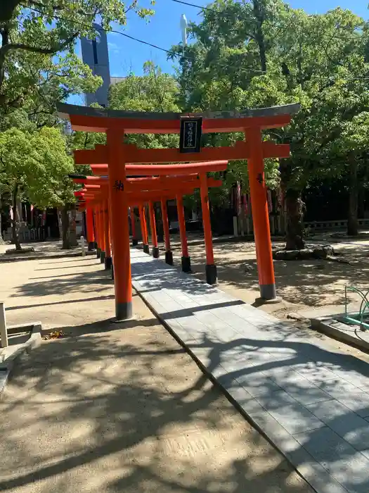 楠本稲荷神社の鳥居