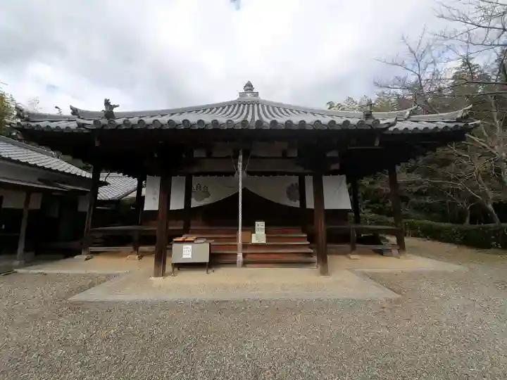 南林寺の{uncategorized: "未分類", other: "その他", undefined: "問題あり", building: "その他建物", grave: "お墓", sacred_gate: "鳥居", guardian: "狛犬", statue: "像", buddha: "仏像", history: "歴史", nature: "自然", garden: "庭園", animal: "動物", pagoda: "塔", temizu: "手水舎", mountain_gate: "山門・神門", sanctuary: "本殿・本堂", subordinate: "末社・摂社", art: "芸術", scenery: "景色", jizo: "地蔵", ema: "絵馬", goshuin: "御朱印", omikuji: "おみくじ", items: "授与品その他", amulet: "お守り", goshuincho: "御朱印帳", eats: "食事", festival: "お祭り", votive_dance: "神楽", shichigosan: "七五三参", wedding: "結婚式", experience: "体験その他", initially: "初詣", around: "周辺", anti_infection: "感染症対策"}