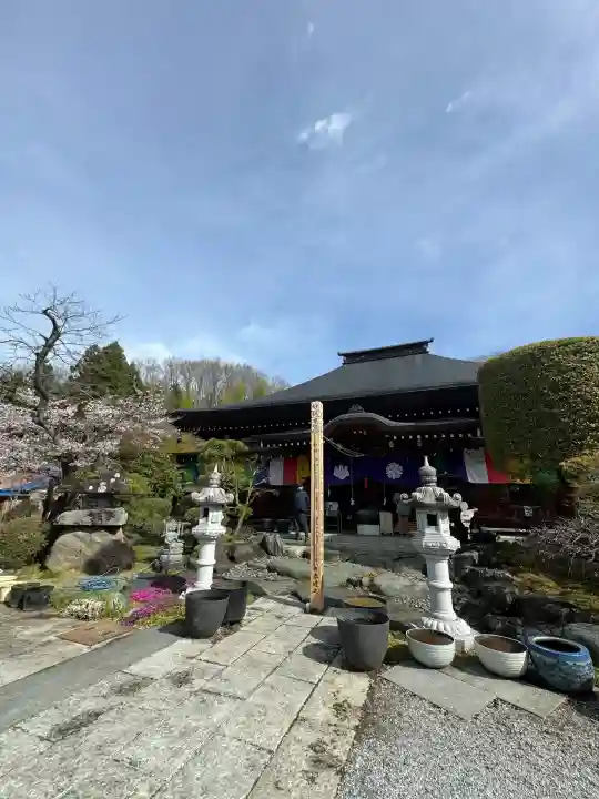 光明寺の{uncategorized: "未分類", other: "その他", undefined: "問題あり", building: "その他建物", grave: "お墓", sacred_gate: "鳥居", guardian: "狛犬", statue: "像", buddha: "仏像", history: "歴史", nature: "自然", garden: "庭園", animal: "動物", pagoda: "塔", temizu: "手水舎", mountain_gate: "山門・神門", sanctuary: "本殿・本堂", subordinate: "末社・摂社", art: "芸術", scenery: "景色", jizo: "地蔵", ema: "絵馬", goshuin: "御朱印", omikuji: "おみくじ", items: "授与品その他", amulet: "お守り", goshuincho: "御朱印帳", eats: "食事", festival: "お祭り", votive_dance: "神楽", shichigosan: "七五三参", wedding: "結婚式", experience: "体験その他", initially: "初詣", around: "周辺", anti_infection: "感染症対策"}