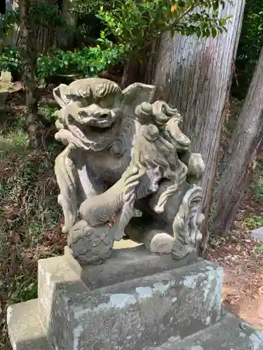 蟇目鹿島神社の狛犬