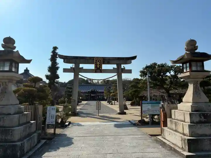 誉田八幡宮の{uncategorized: "未分類", other: "その他", undefined: "問題あり", building: "その他建物", grave: "お墓", sacred_gate: "鳥居", guardian: "狛犬", statue: "像", buddha: "仏像", history: "歴史", nature: "自然", garden: "庭園", animal: "動物", pagoda: "塔", temizu: "手水舎", mountain_gate: "山門・神門", sanctuary: "本殿・本堂", subordinate: "末社・摂社", art: "芸術", scenery: "景色", jizo: "地蔵", ema: "絵馬", goshuin: "御朱印", omikuji: "おみくじ", items: "授与品その他", amulet: "お守り", goshuincho: "御朱印帳", eats: "食事", festival: "お祭り", votive_dance: "神楽", shichigosan: "七五三参", wedding: "結婚式", experience: "体験その他", initially: "初詣", around: "周辺", anti_infection: "感染症対策"}