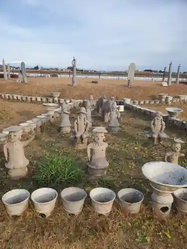 碓神社の像