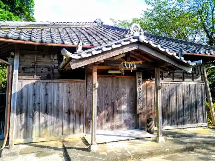 古見御嶽神社の本殿・本堂