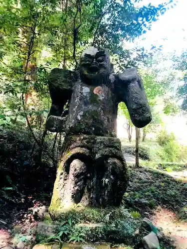 伊邪那岐神社の像