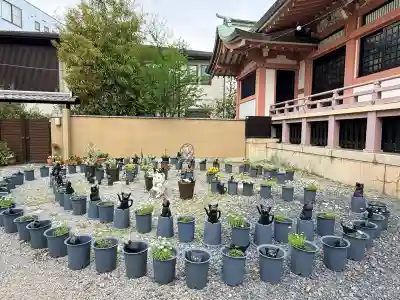 今戸神社の{uncategorized: "未分類", other: "その他", undefined: "問題あり", building: "その他建物", grave: "お墓", sacred_gate: "鳥居", guardian: "狛犬", statue: "像", buddha: "仏像", history: "歴史", nature: "自然", garden: "庭園", animal: "動物", pagoda: "塔", temizu: "手水舎", mountain_gate: "山門・神門", sanctuary: "本殿・本堂", subordinate: "末社・摂社", art: "芸術", scenery: "景色", jizo: "地蔵", ema: "絵馬", goshuin: "御朱印", omikuji: "おみくじ", items: "授与品その他", amulet: "お守り", goshuincho: "御朱印帳", eats: "食事", festival: "お祭り", votive_dance: "神楽", shichigosan: "七五三参", wedding: "結婚式", experience: "体験その他", initially: "初詣", around: "周辺", anti_infection: "感染症対策"}