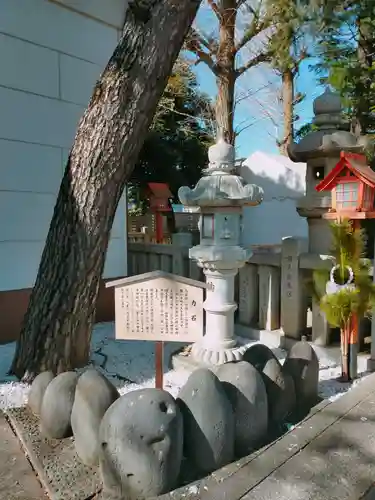 草加神社の山門