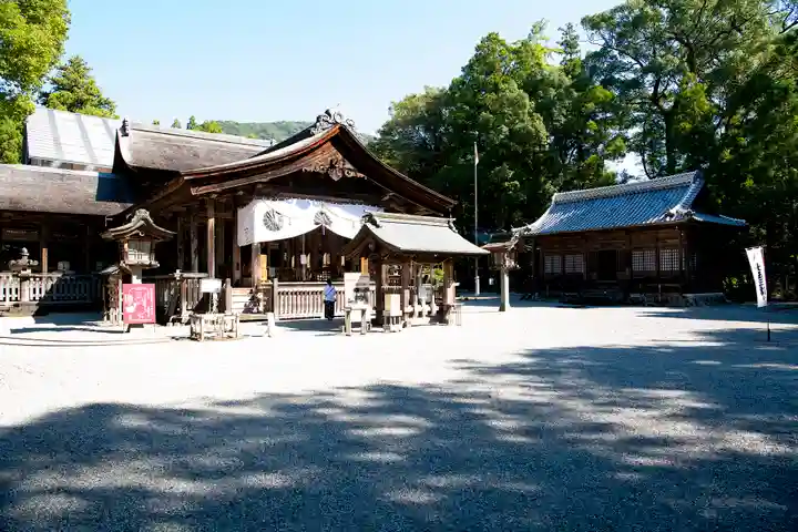 土佐神社の本殿・本堂