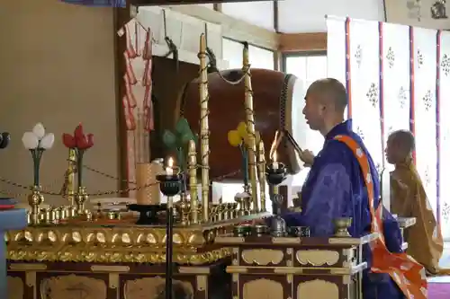 真野寺の本殿・本堂