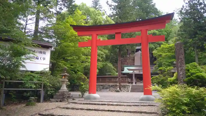 丹生川上神社(下社)の鳥居