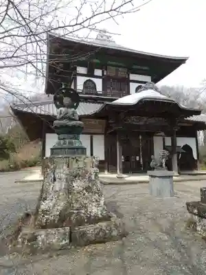 成身院　百体観音堂（さざえ堂）(埼玉県)