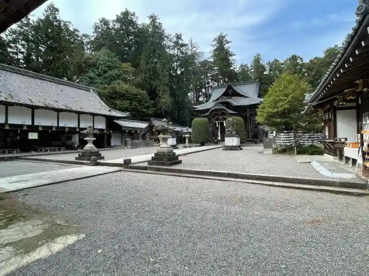馬見岡綿向神社の{uncategorized: "未分類", other: "その他", undefined: "問題あり", building: "その他建物", grave: "お墓", sacred_gate: "鳥居", guardian: "狛犬", statue: "像", buddha: "仏像", history: "歴史", nature: "自然", garden: "庭園", animal: "動物", pagoda: "塔", temizu: "手水舎", mountain_gate: "山門・神門", sanctuary: "本殿・本堂", subordinate: "末社・摂社", art: "芸術", scenery: "景色", jizo: "地蔵", ema: "絵馬", goshuin: "御朱印", omikuji: "おみくじ", items: "授与品その他", amulet: "お守り", goshuincho: "御朱印帳", eats: "食事", festival: "お祭り", votive_dance: "神楽", shichigosan: "七五三参", wedding: "結婚式", experience: "体験その他", initially: "初詣", around: "周辺", anti_infection: "感染症対策"}