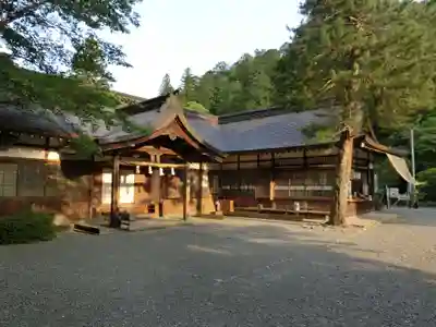 丹生川上神社(中社)の本殿・本堂