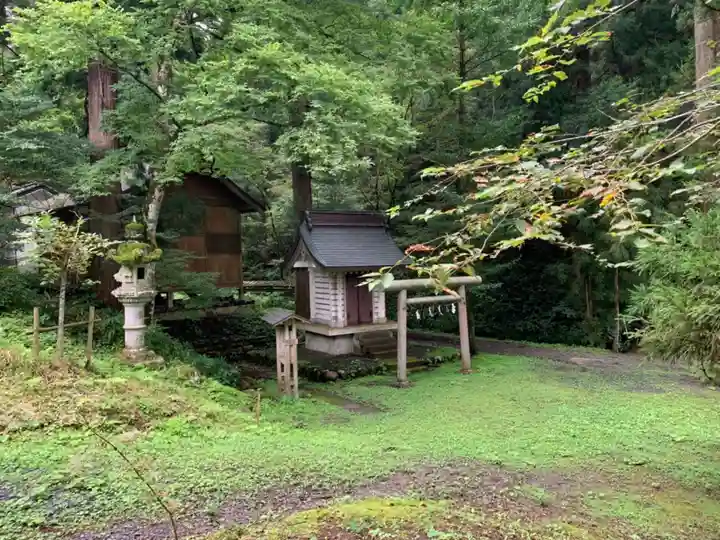 須波阿湏疑神社の末社・摂社
