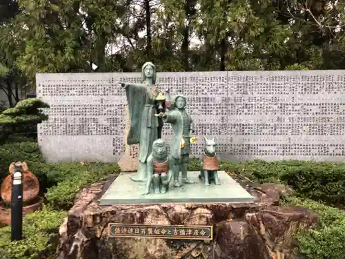 田村神社の像