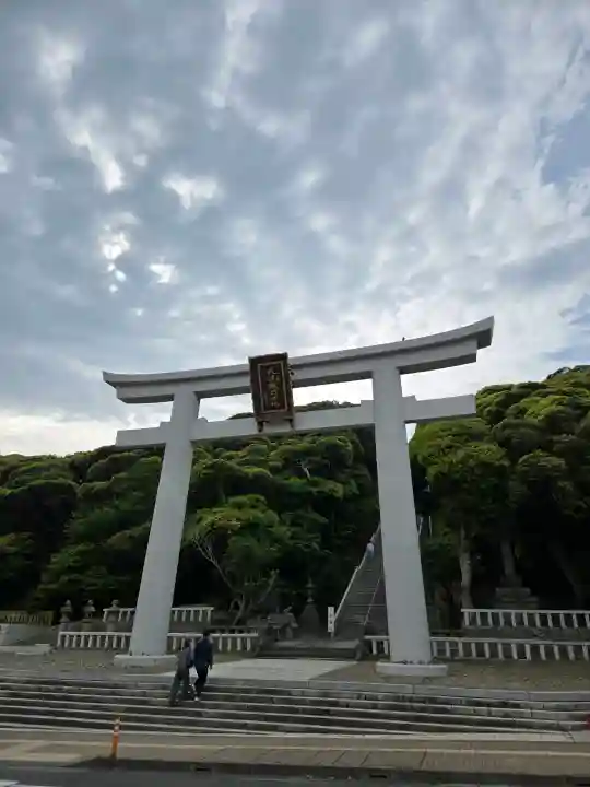 大洗磯前神社の{uncategorized: "未分類", other: "その他", undefined: "問題あり", building: "その他建物", grave: "お墓", sacred_gate: "鳥居", guardian: "狛犬", statue: "像", buddha: "仏像", history: "歴史", nature: "自然", garden: "庭園", animal: "動物", pagoda: "塔", temizu: "手水舎", mountain_gate: "山門・神門", sanctuary: "本殿・本堂", subordinate: "末社・摂社", art: "芸術", scenery: "景色", jizo: "地蔵", ema: "絵馬", goshuin: "御朱印", omikuji: "おみくじ", items: "授与品その他", amulet: "お守り", goshuincho: "御朱印帳", eats: "食事", festival: "お祭り", votive_dance: "神楽", shichigosan: "七五三参", wedding: "結婚式", experience: "体験その他", initially: "初詣", around: "周辺", anti_infection: "感染症対策"}