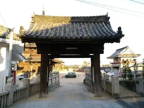 西大寺の山門