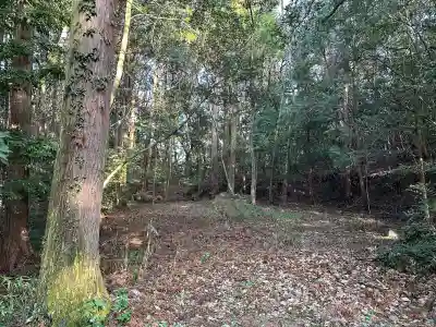久多美神社の{uncategorized: "未分類", other: "その他", undefined: "問題あり", building: "その他建物", grave: "お墓", sacred_gate: "鳥居", guardian: "狛犬", statue: "像", buddha: "仏像", history: "歴史", nature: "自然", garden: "庭園", animal: "動物", pagoda: "塔", temizu: "手水舎", mountain_gate: "山門・神門", sanctuary: "本殿・本堂", subordinate: "末社・摂社", art: "芸術", scenery: "景色", jizo: "地蔵", ema: "絵馬", goshuin: "御朱印", omikuji: "おみくじ", items: "授与品その他", amulet: "お守り", goshuincho: "御朱印帳", eats: "食事", festival: "お祭り", votive_dance: "神楽", shichigosan: "七五三参", wedding: "結婚式", experience: "体験その他", initially: "初詣", around: "周辺", anti_infection: "感染症対策"}