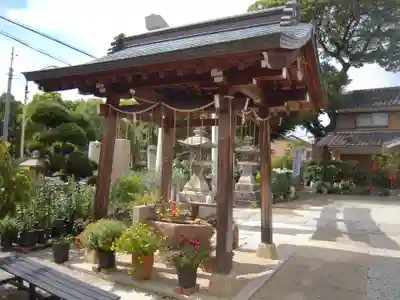 水堂須佐男神社の手水舎