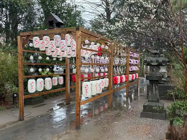 越谷香取神社の{uncategorized: "未分類", other: "その他", undefined: "問題あり", building: "その他建物", grave: "お墓", sacred_gate: "鳥居", guardian: "狛犬", statue: "像", buddha: "仏像", history: "歴史", nature: "自然", garden: "庭園", animal: "動物", pagoda: "塔", temizu: "手水舎", mountain_gate: "山門・神門", sanctuary: "本殿・本堂", subordinate: "末社・摂社", art: "芸術", scenery: "景色", jizo: "地蔵", ema: "絵馬", goshuin: "御朱印", omikuji: "おみくじ", items: "授与品その他", amulet: "お守り", goshuincho: "御朱印帳", eats: "食事", festival: "お祭り", votive_dance: "神楽", shichigosan: "七五三参", wedding: "結婚式", experience: "体験その他", initially: "初詣", around: "周辺", anti_infection: "感染症対策"}