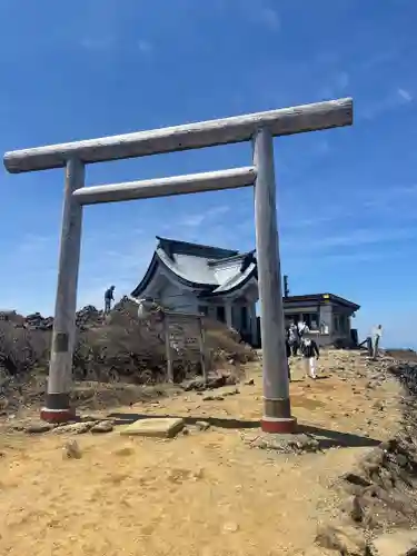 刈田嶺神社(奥宮)の鳥居