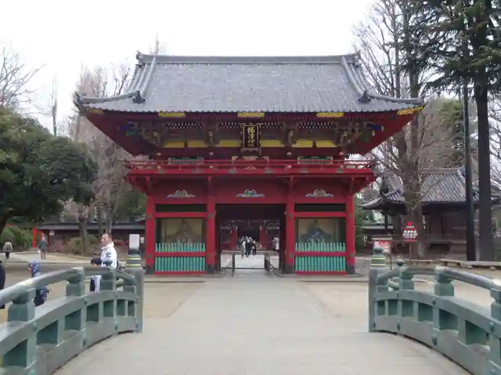 根津神社の山門・神門