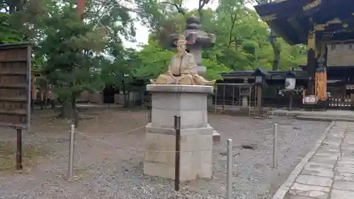 豊国神社の像