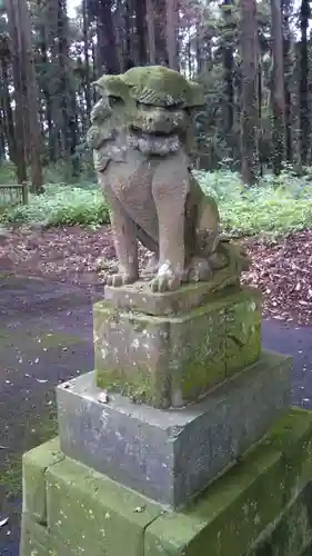 海士部神社の狛犬