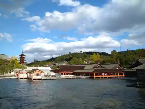 厳島神社の建物その他