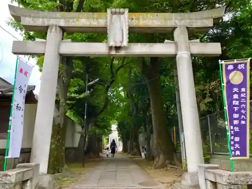 桐ヶ谷氷川神社の鳥居