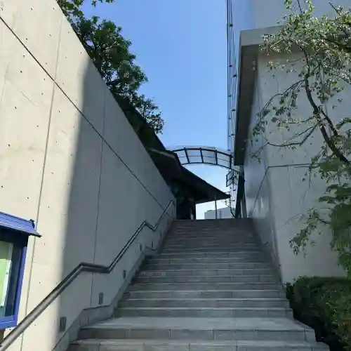 北谷稲荷神社の{uncategorized: "未分類", other: "その他", undefined: "問題あり", building: "その他建物", grave: "お墓", sacred_gate: "鳥居", guardian: "狛犬", statue: "像", buddha: "仏像", history: "歴史", nature: "自然", garden: "庭園", animal: "動物", pagoda: "塔", temizu: "手水舎", mountain_gate: "山門・神門", sanctuary: "本殿・本堂", subordinate: "末社・摂社", art: "芸術", scenery: "景色", jizo: "地蔵", ema: "絵馬", goshuin: "御朱印", omikuji: "おみくじ", items: "授与品その他", amulet: "お守り", goshuincho: "御朱印帳", eats: "食事", festival: "お祭り", votive_dance: "神楽", shichigosan: "七五三参", wedding: "結婚式", experience: "体験その他", initially: "初詣", around: "周辺", anti_infection: "感染症対策"}
